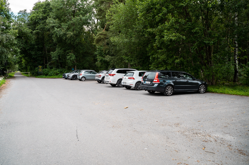 bilde av parkeringsplass